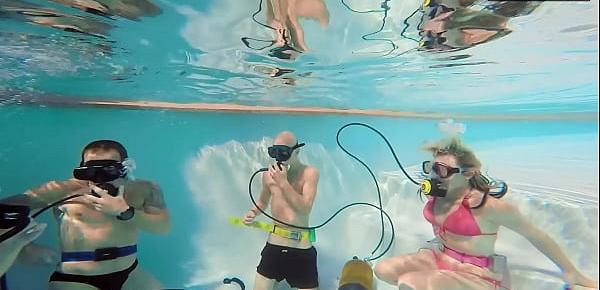 trendsCouple films couple Eva Sasalka and Jason underwater fucking